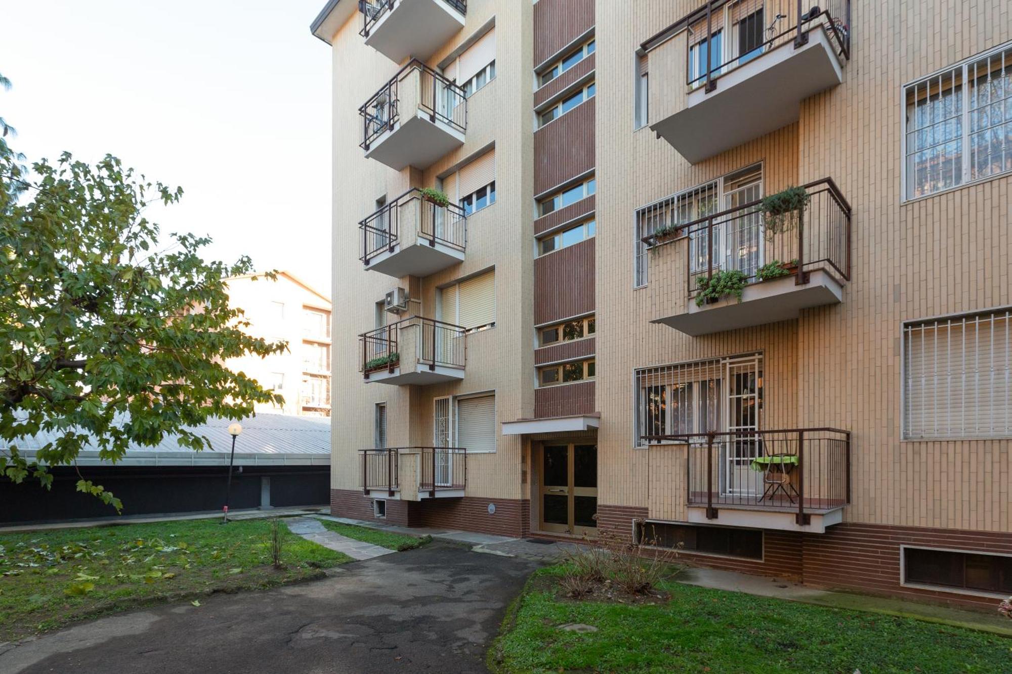Milan-Linate Apartment With Balcony المظهر الخارجي الصورة